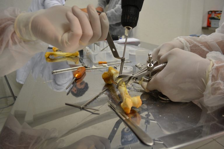 surgery-1517079_960_720