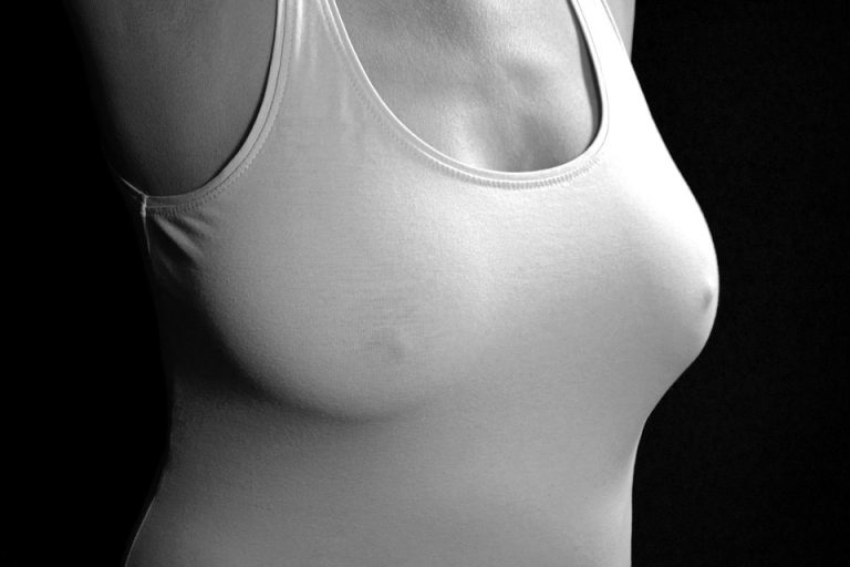 breasts-2282056_960_720