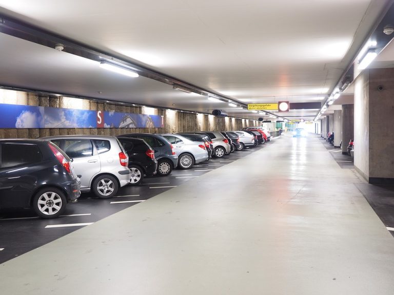 multi-storey-car-park-1271917_960_720