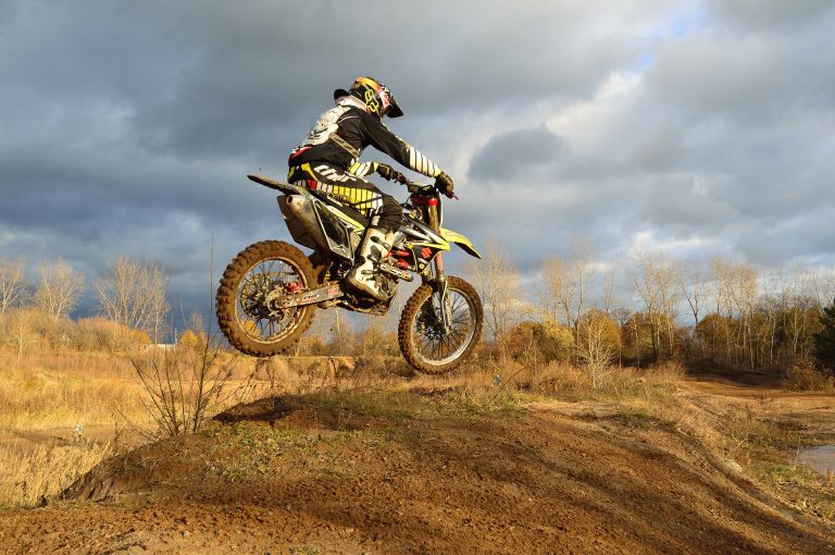 dirt-bike-209489_1920