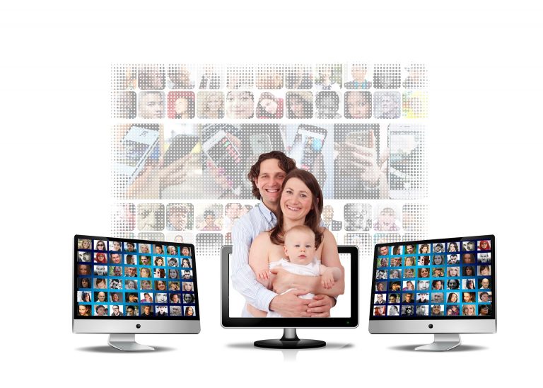 family-3175031_1920