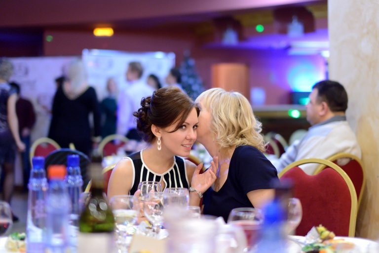 restaurant-3136935_1920