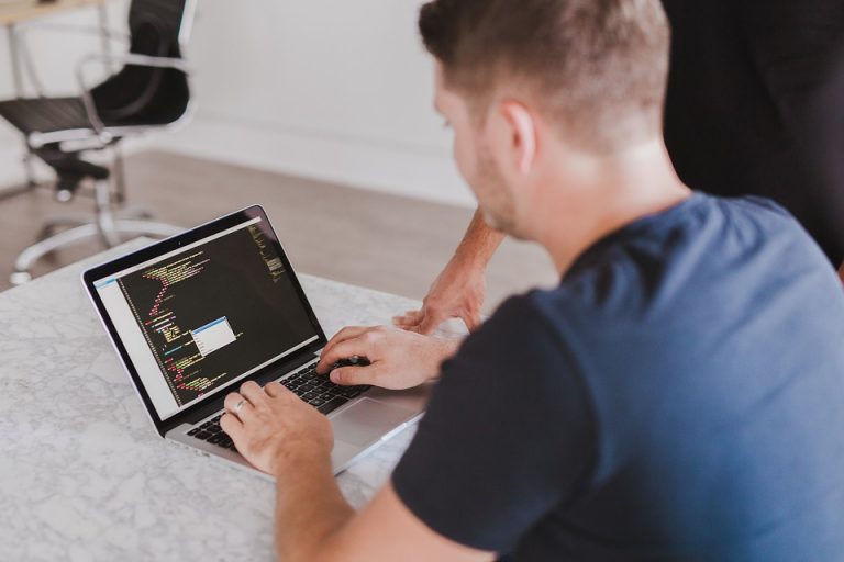 code-2558220_960_720