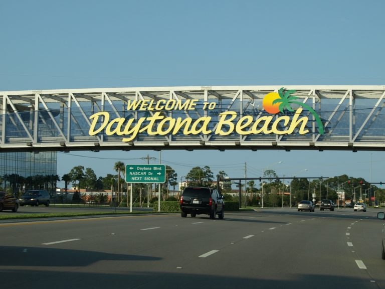daytona-g0bbaa8c16_1920
