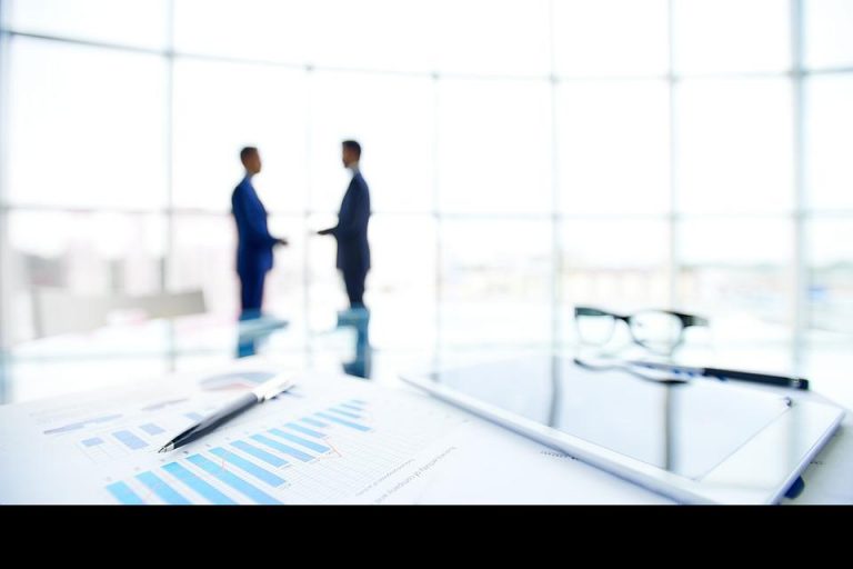 character-3525436_960_720