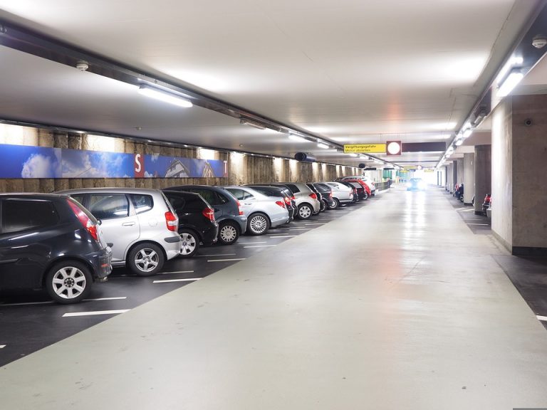 multi-storey-car-park-1271917_960_720
