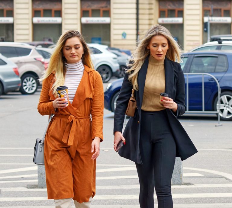 women-7540716_960_720