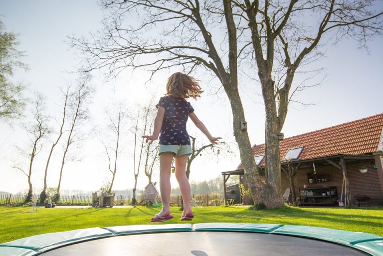 trampoline-2227667_960_720