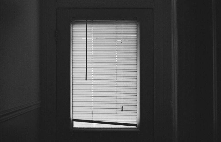 blinds-407025_1280