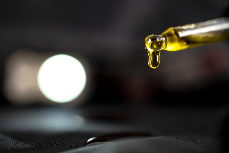 cbd-oil-6559804_1280