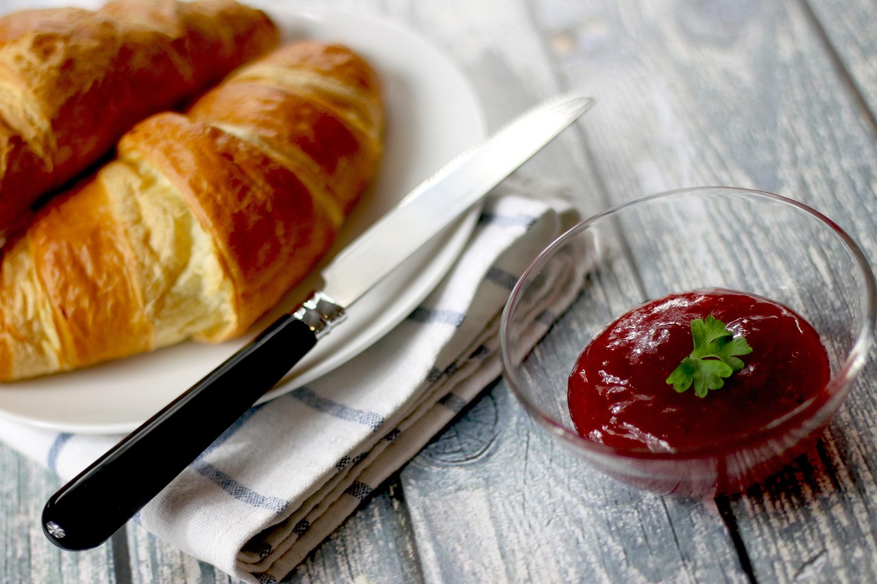 croissants-569075_1280