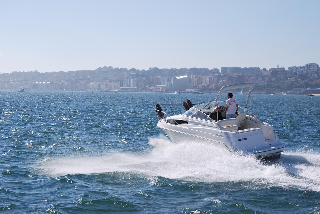 speedboat-3891748_1280