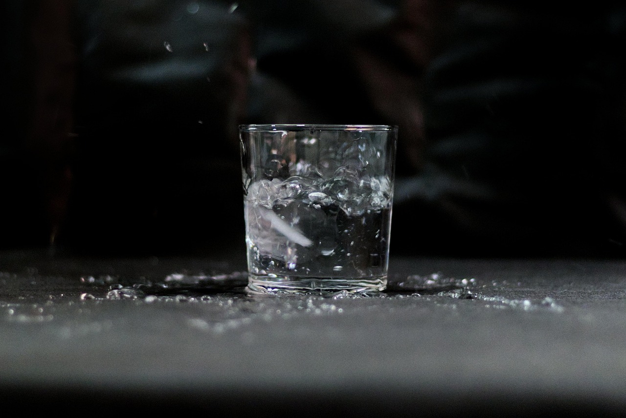 glass-of-water-7305460_1280