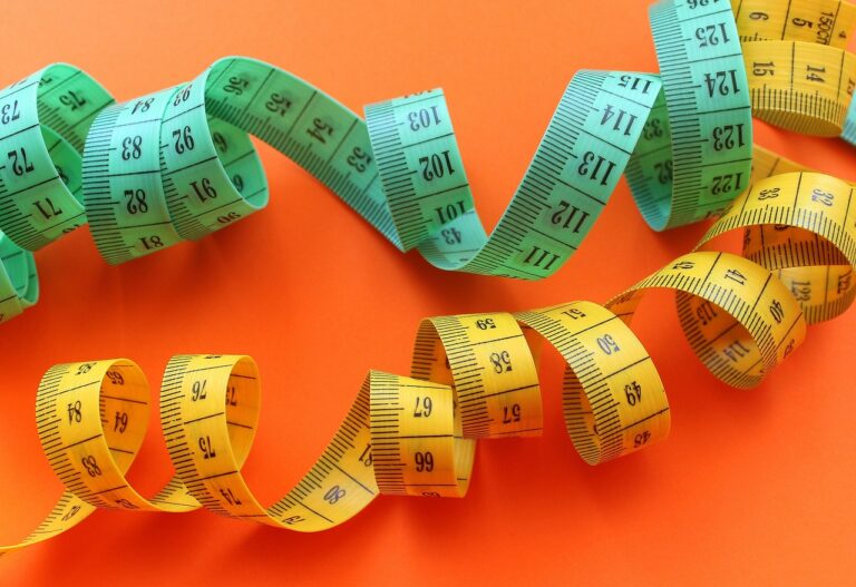 measurement-krawiecka-3176115_1280